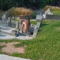 槟城义山男女多次上演不雅行为！清晨固定时间出现最终被警方逮捕！